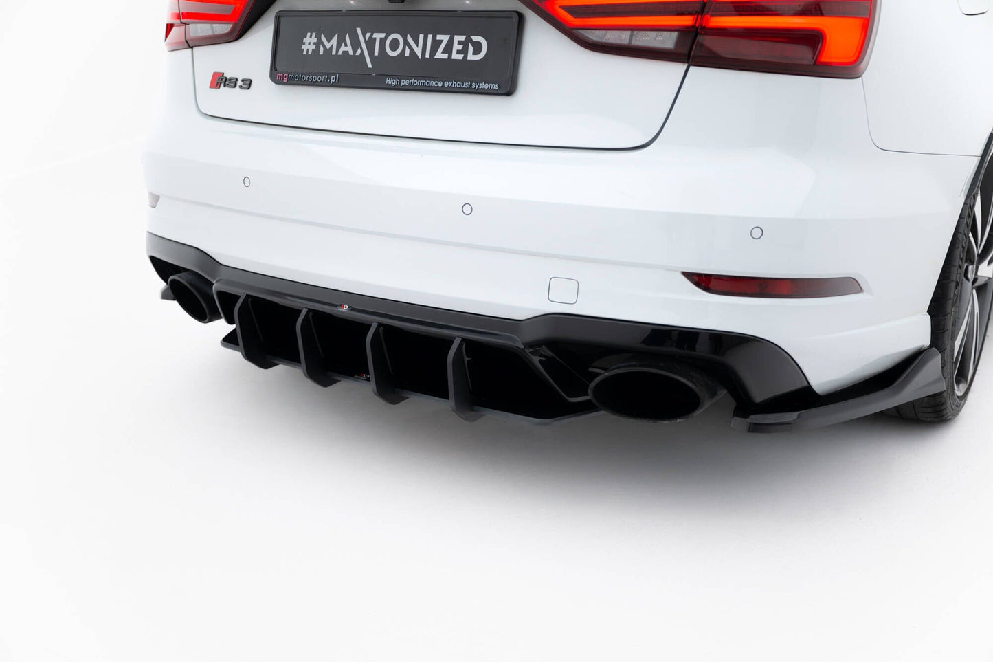 Audi RS3 8V Facelift Limousine Street Pro Heckschürze V.2 Maxton Design 