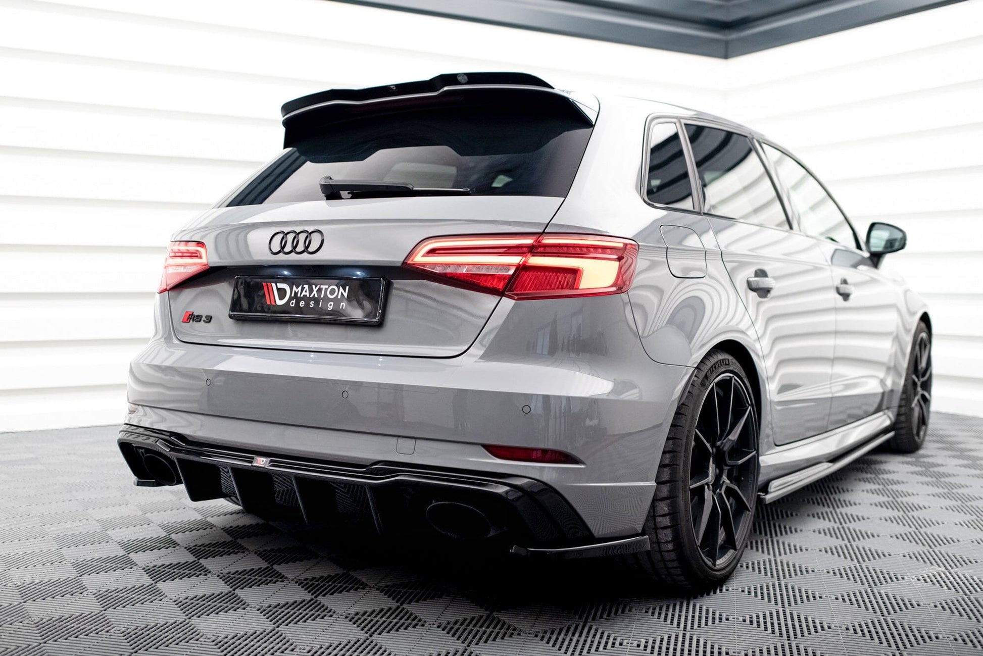 Audi RS3 8V Facelift Sportback Heck Diffusor O__O Maxton Design 