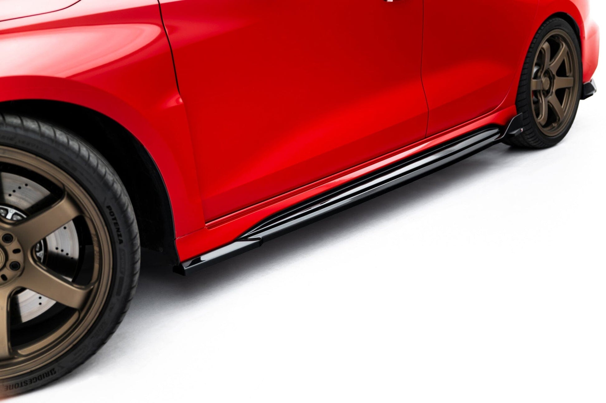 Audi RS3 8Y Vor/Facelift Limousine Seitenschweller V.2 Maxton Design 