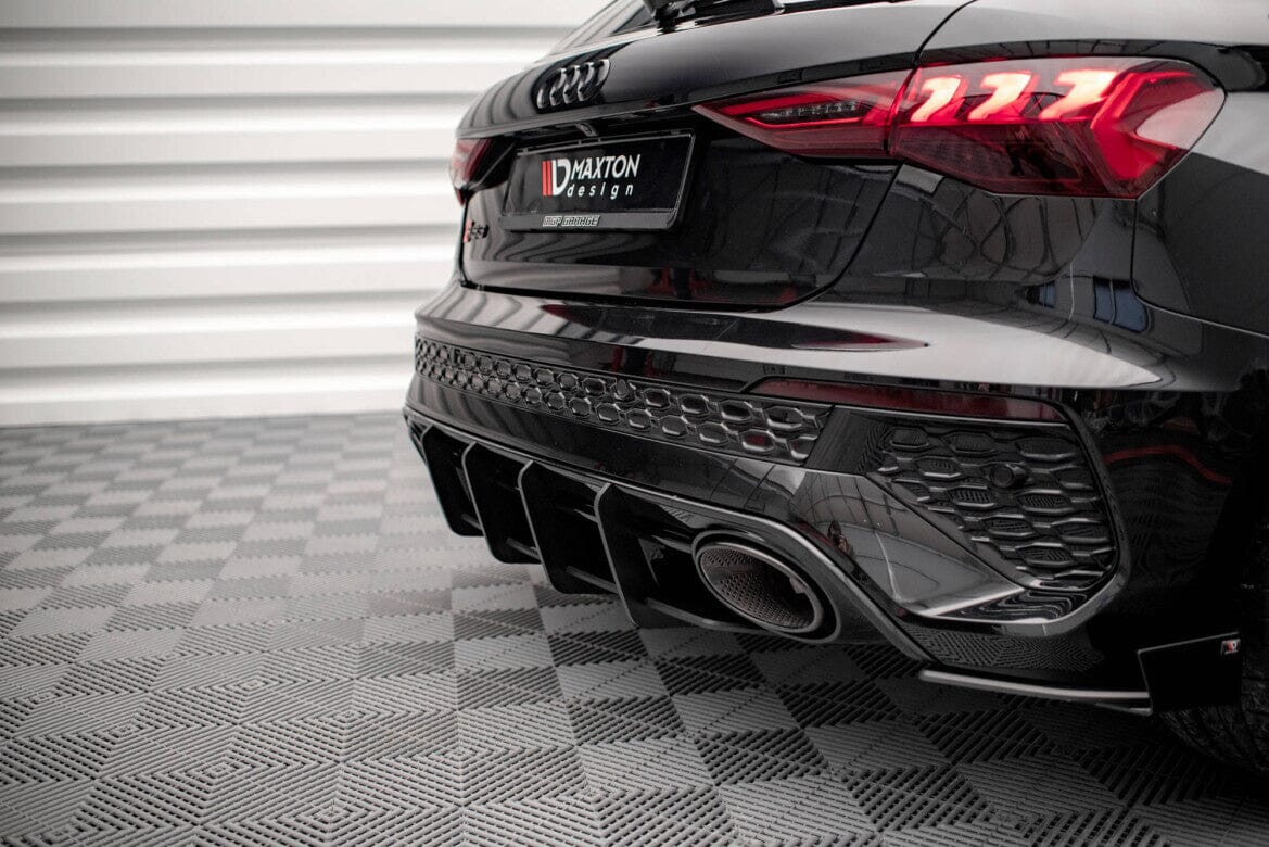 Audi RS3 8Y Vorfacelift Sportback Street Pro Heckschürze Maxton Design 