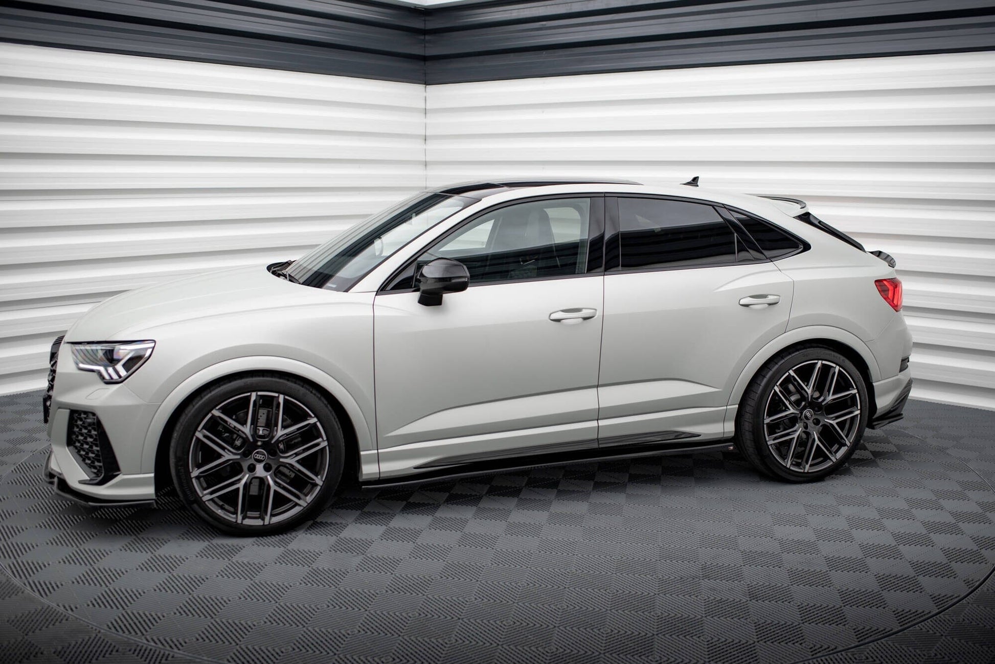 Audi RSQ3 F3 - Seitenschweller V.2 Maxton Design 
