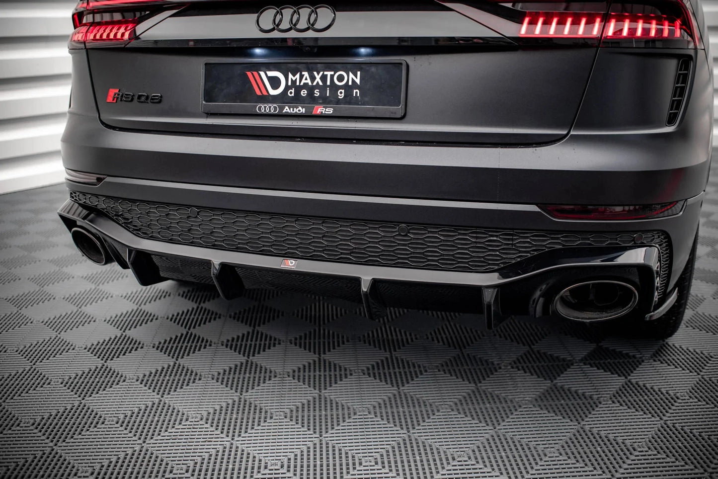 Audi RSQ8 - Heck Diffusor Maxton Design 