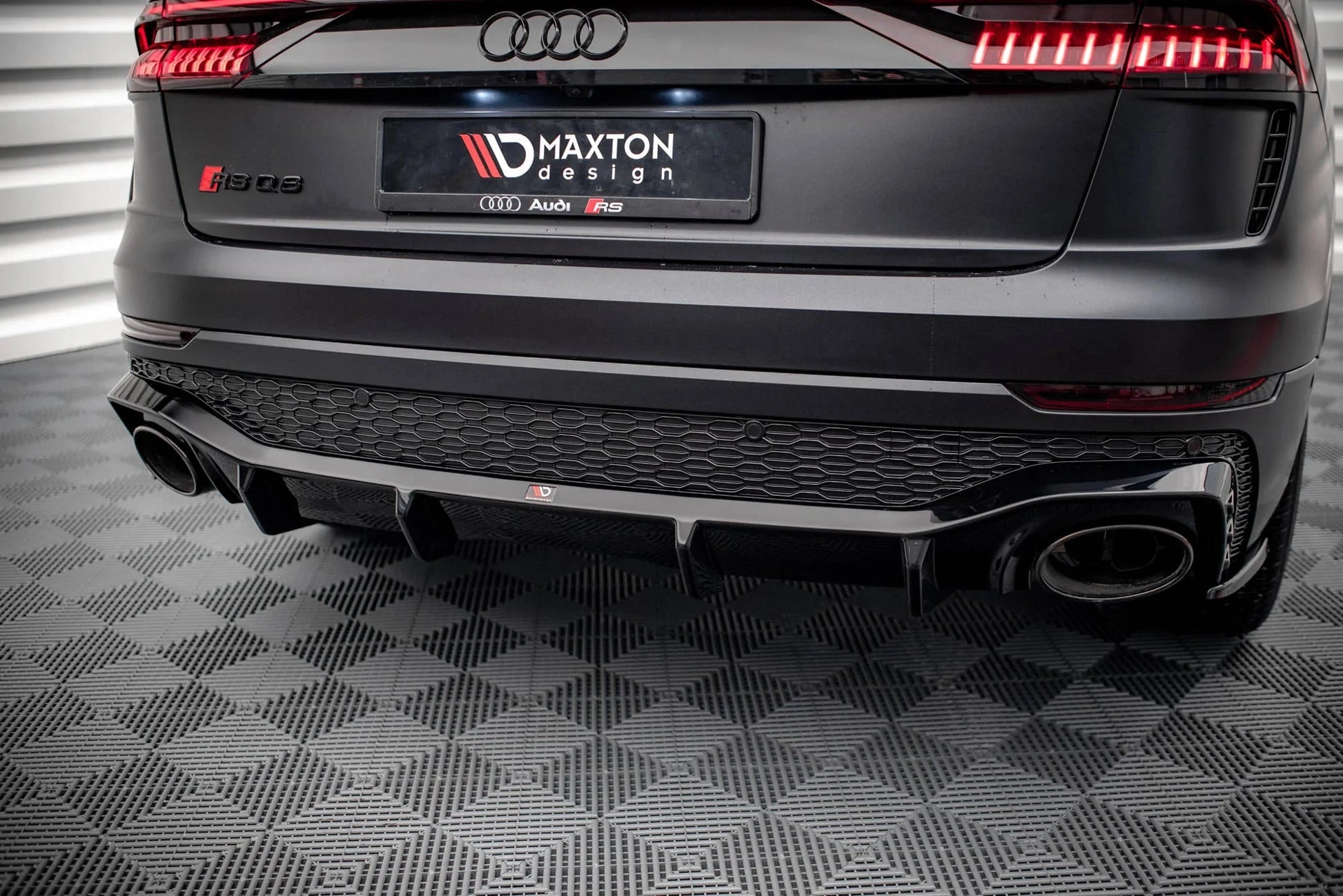 Audi RSQ8 - Heck Diffusor Maxton Design 