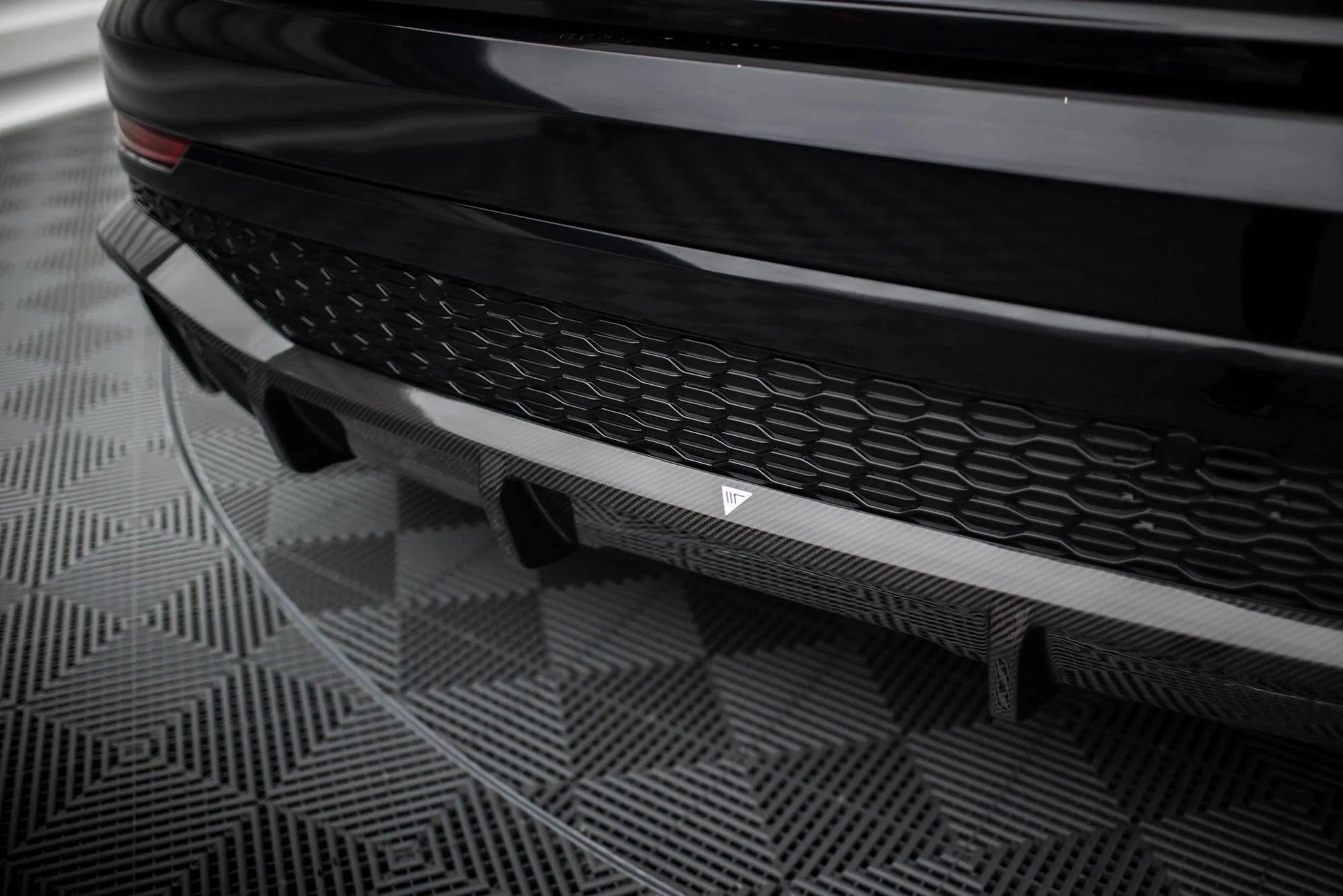 Audi RSQ8 - Prepreg Carbon Fiber Heck Diffusor Maxton Design 