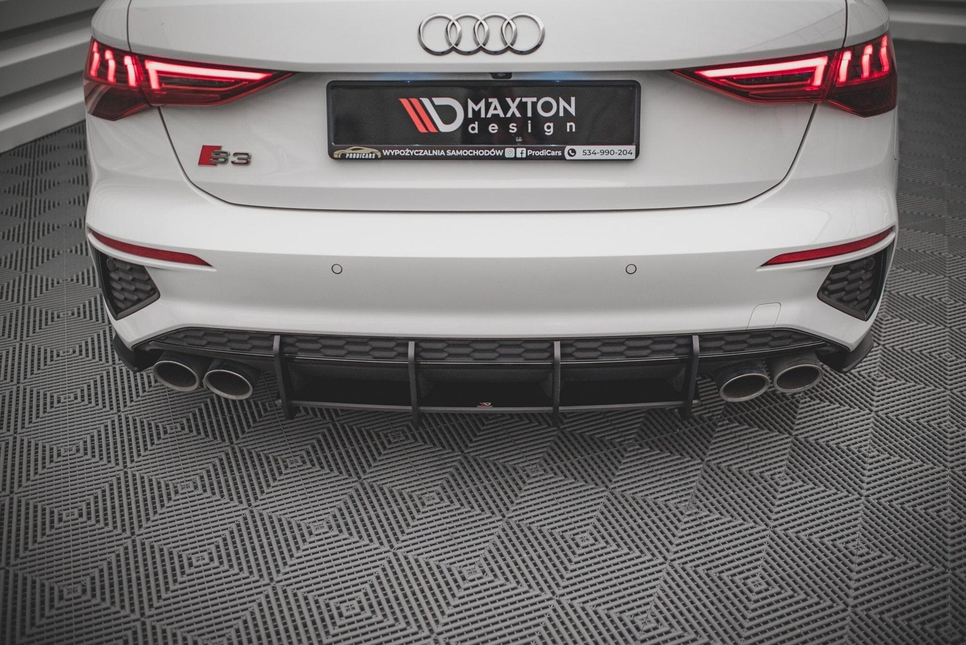 Audi S3 8Y Facelift Limousine Street Pro Heckschürze Maxton Design 