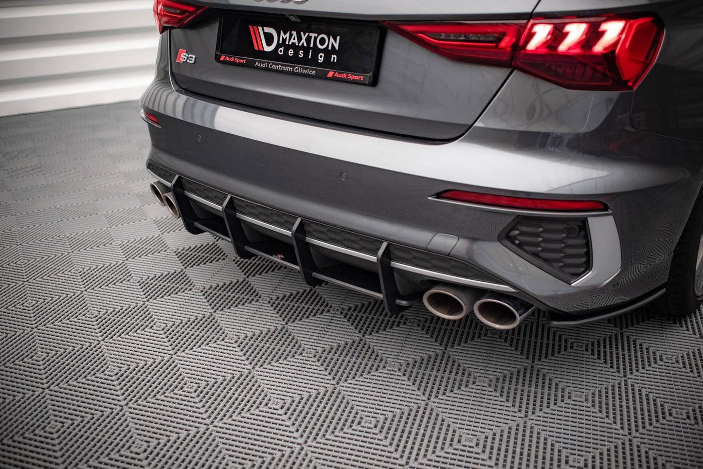 Audi S3 8Y Facelift Limousine Street Pro Heckschürze Maxton Design 