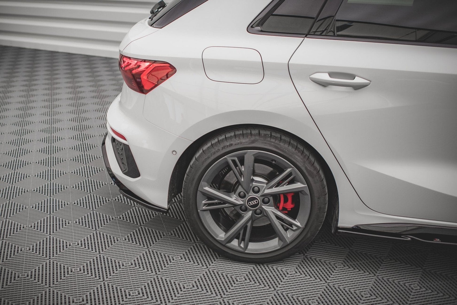 Audi S3 8Y Sportback Heck Ansatz Flaps V.2 Maxton Design 