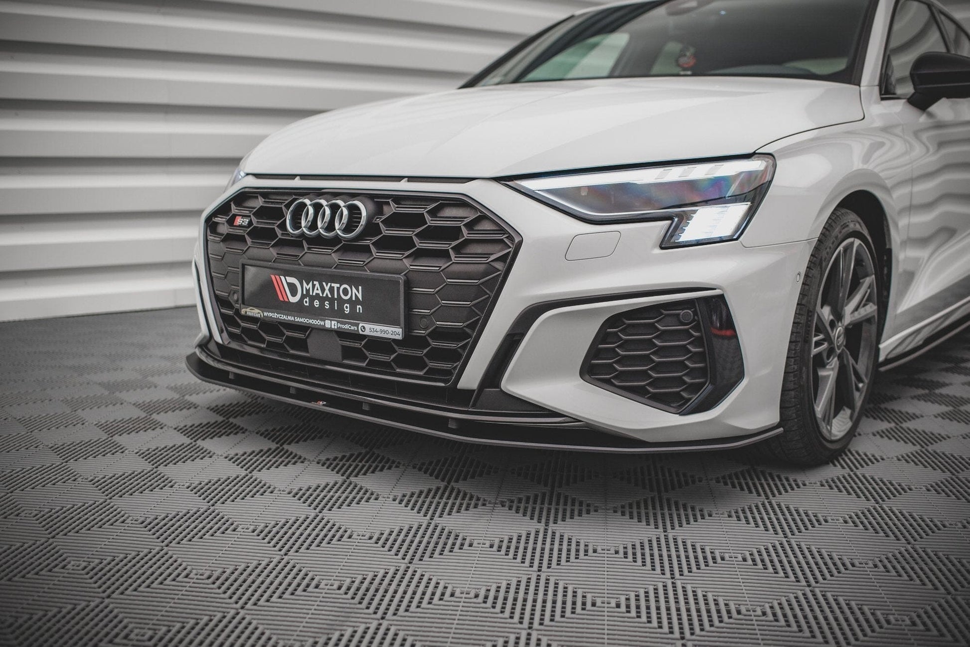 Audi S3 8Y Sportback Street Pro Splitter Maxton Design 