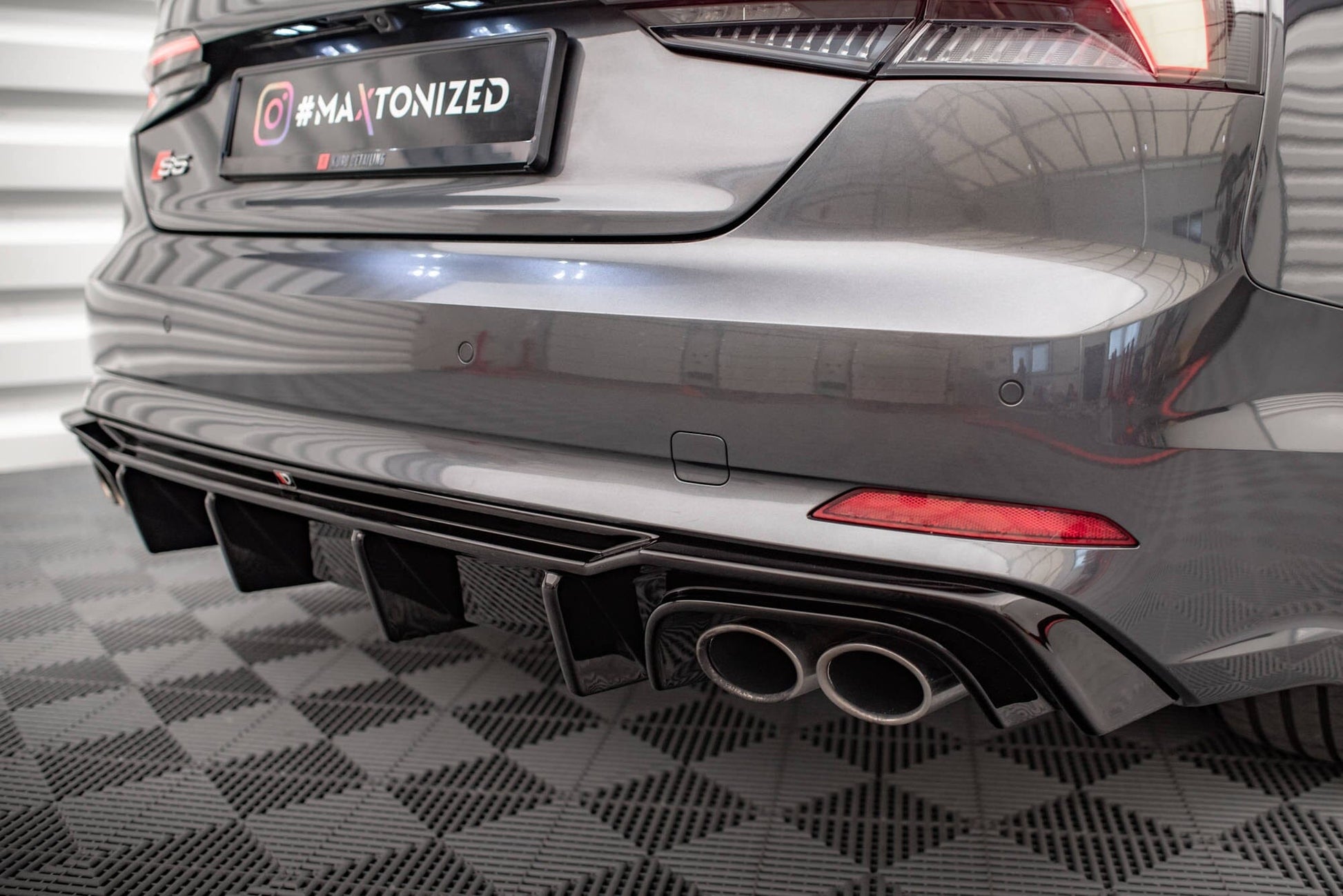 Audi S5 F5 Heck Diffusor Maxton Design 