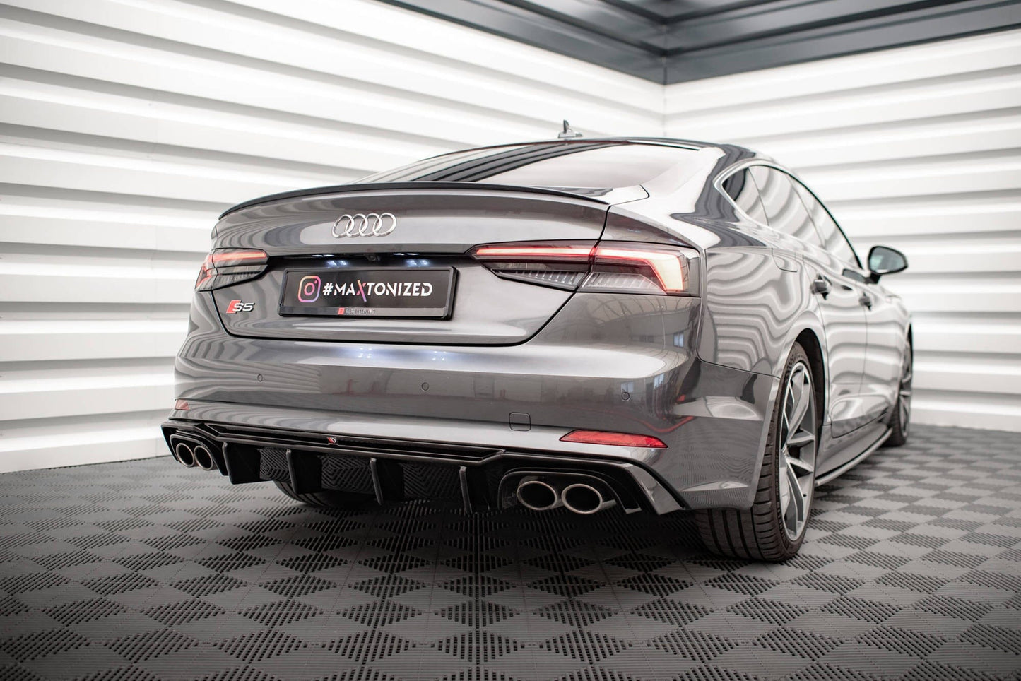 Audi S5 F5 Heck Diffusor Maxton Design 