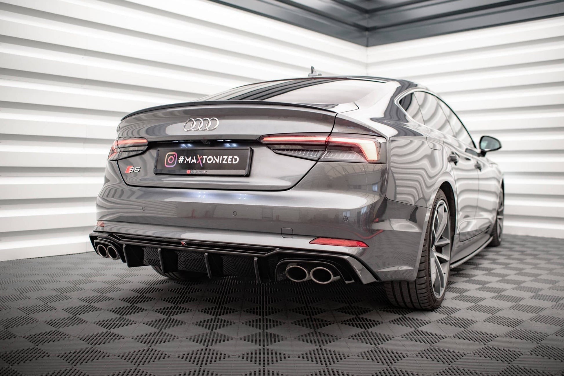 Audi S5 F5 Heck Diffusor Maxton Design 