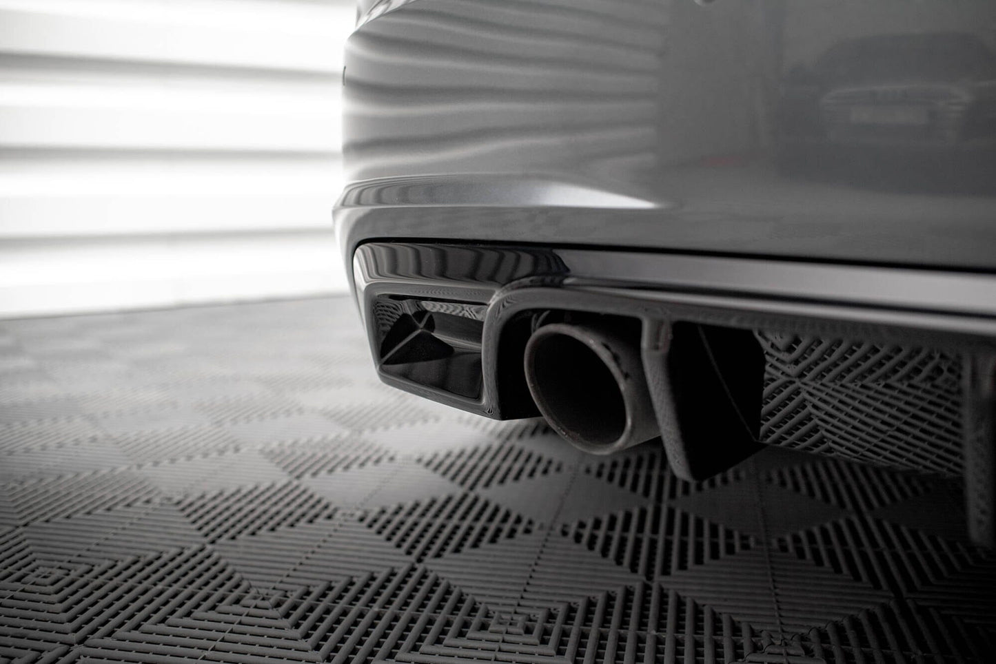 Audi TT 8S S-Line - Heck Diffusor Maxton Design 