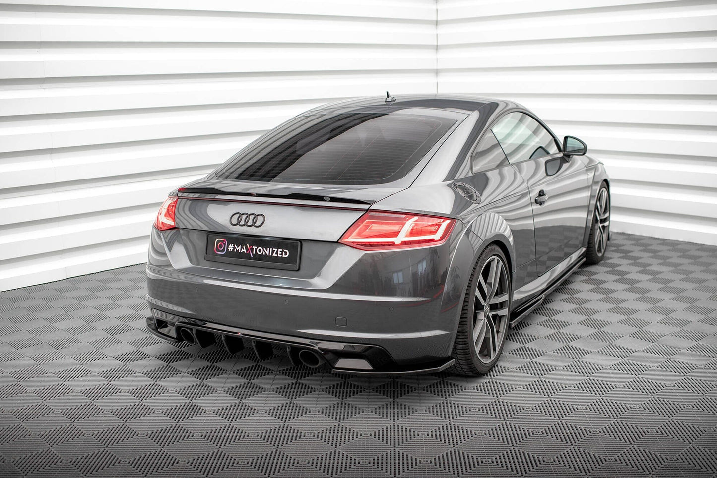 Audi TT 8S S-Line - Heck Flaps Maxton Design 