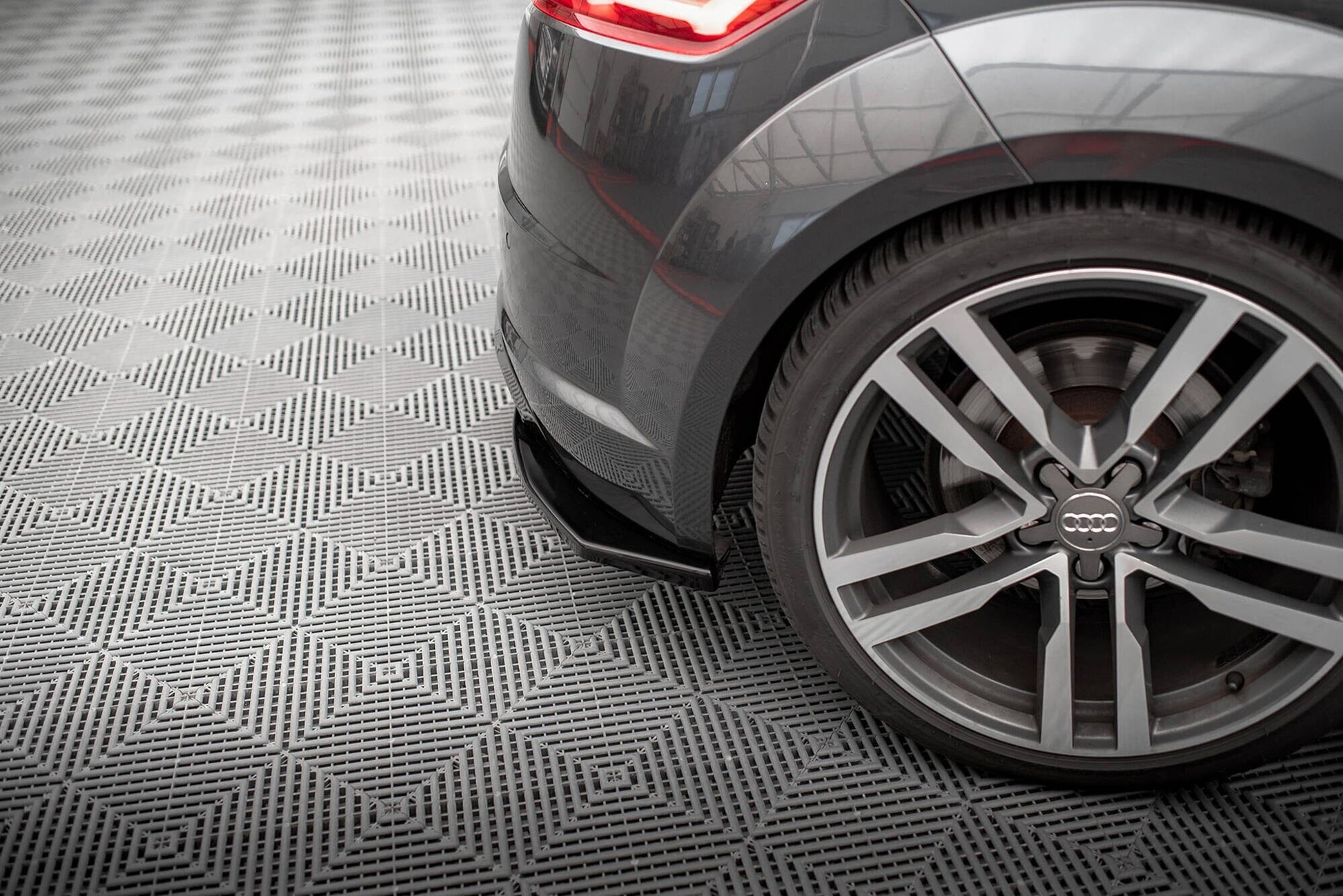 Audi TT 8S S-Line - Heck Flaps Maxton Design 
