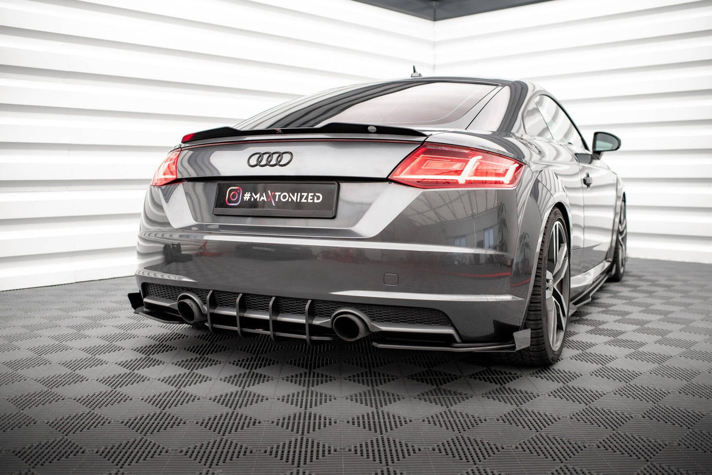 Audi TT 8S S-Line - Street Pro Heckschürze Maxton Design 