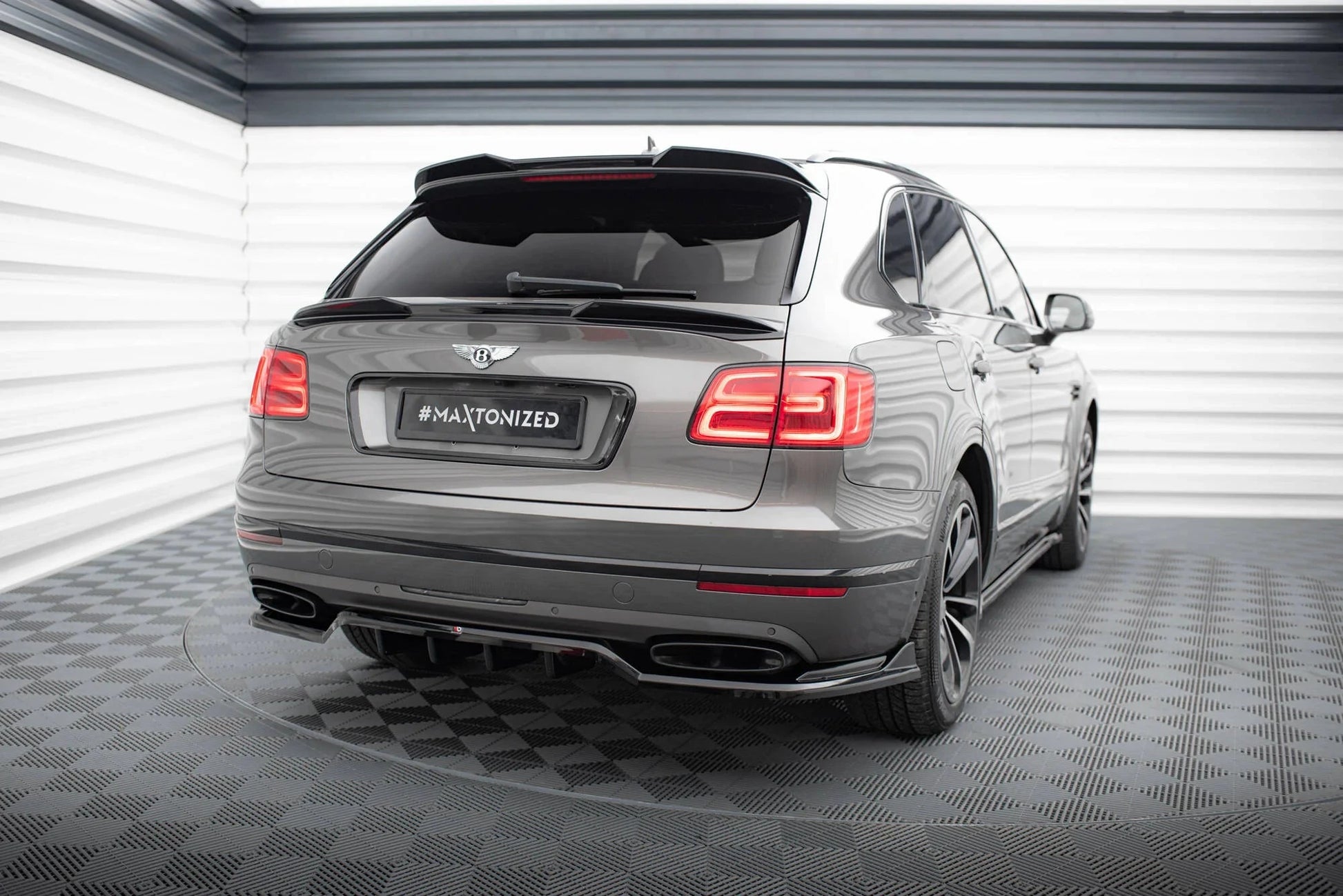 Bentley Bentayga - 3D Heck Dachspoiler Maxton Design 