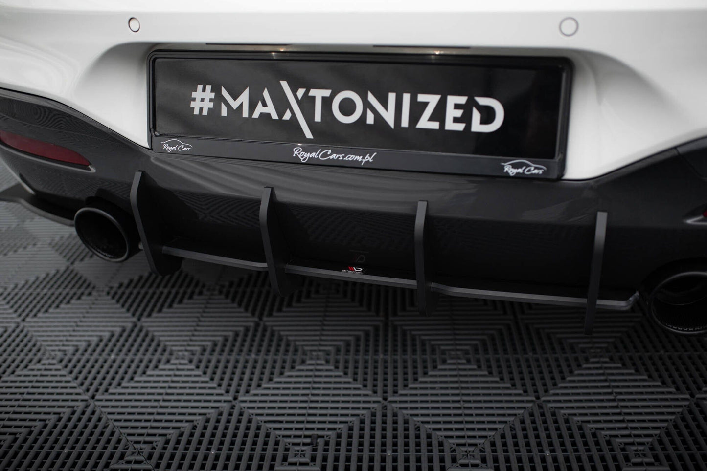 BMW 1er F20 M140i - Street Pro Heckschürze V.3 Maxton Design 