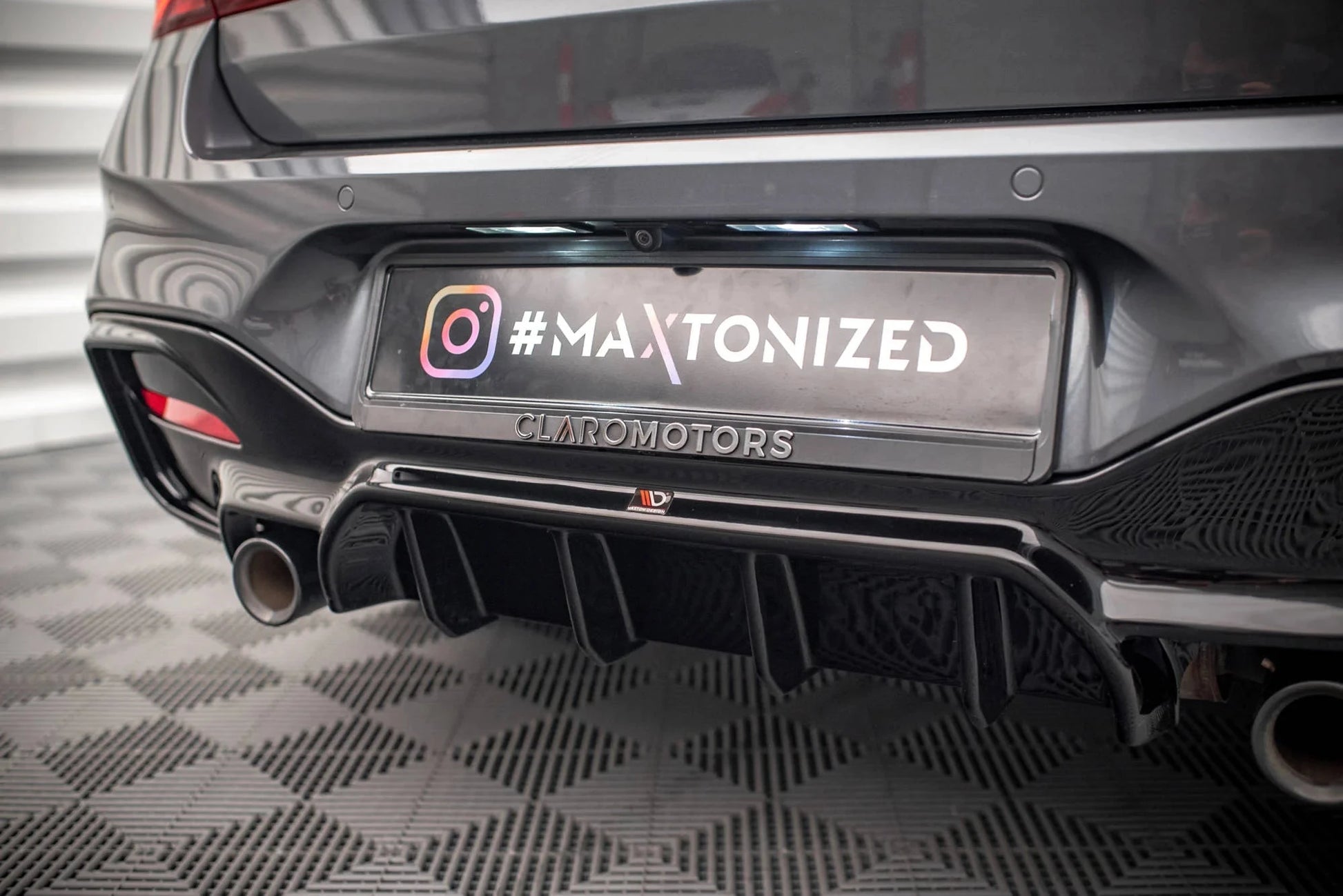 BMW 1er F21 - Heck Diffusor Maxton Design 