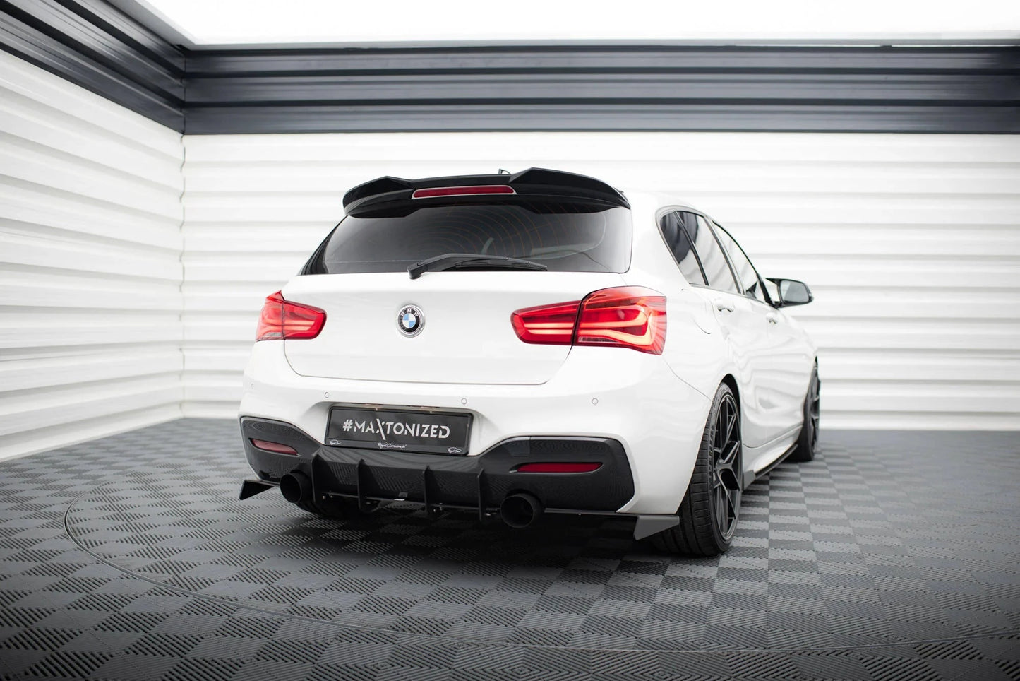 BMW 1er F21 - Heck Schürze V.1 Maxton Design 
