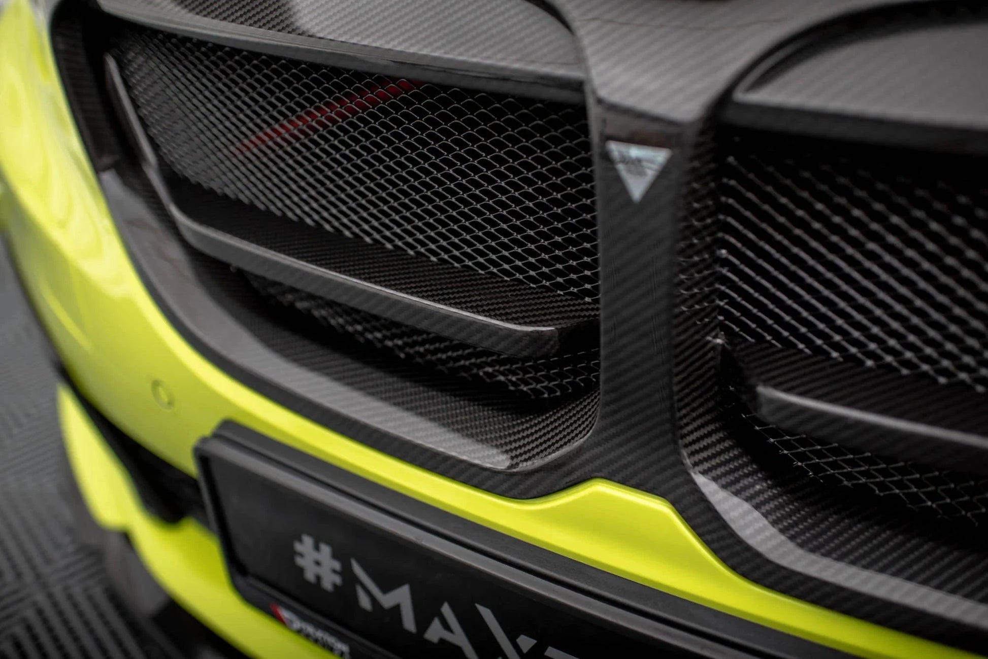 BMW 1er F40 M135i/128ti - Prepreg Carbon Fiber Front Grill Maxton Design 