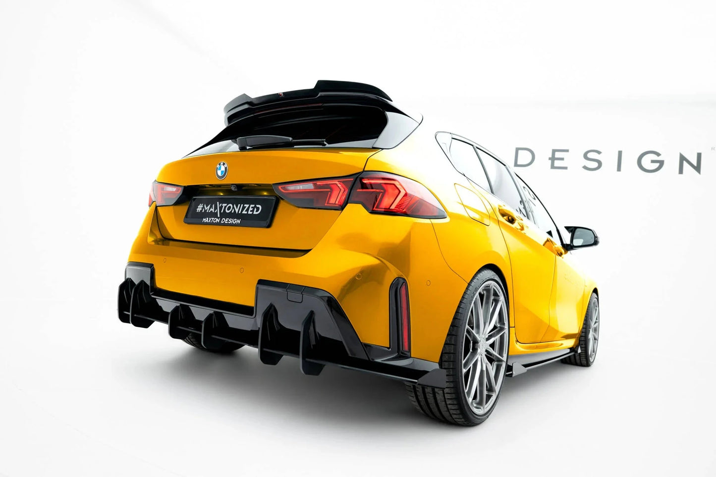 BMW 1er F70 - Street Pro Heckschürze + Flaps Maxton Design 