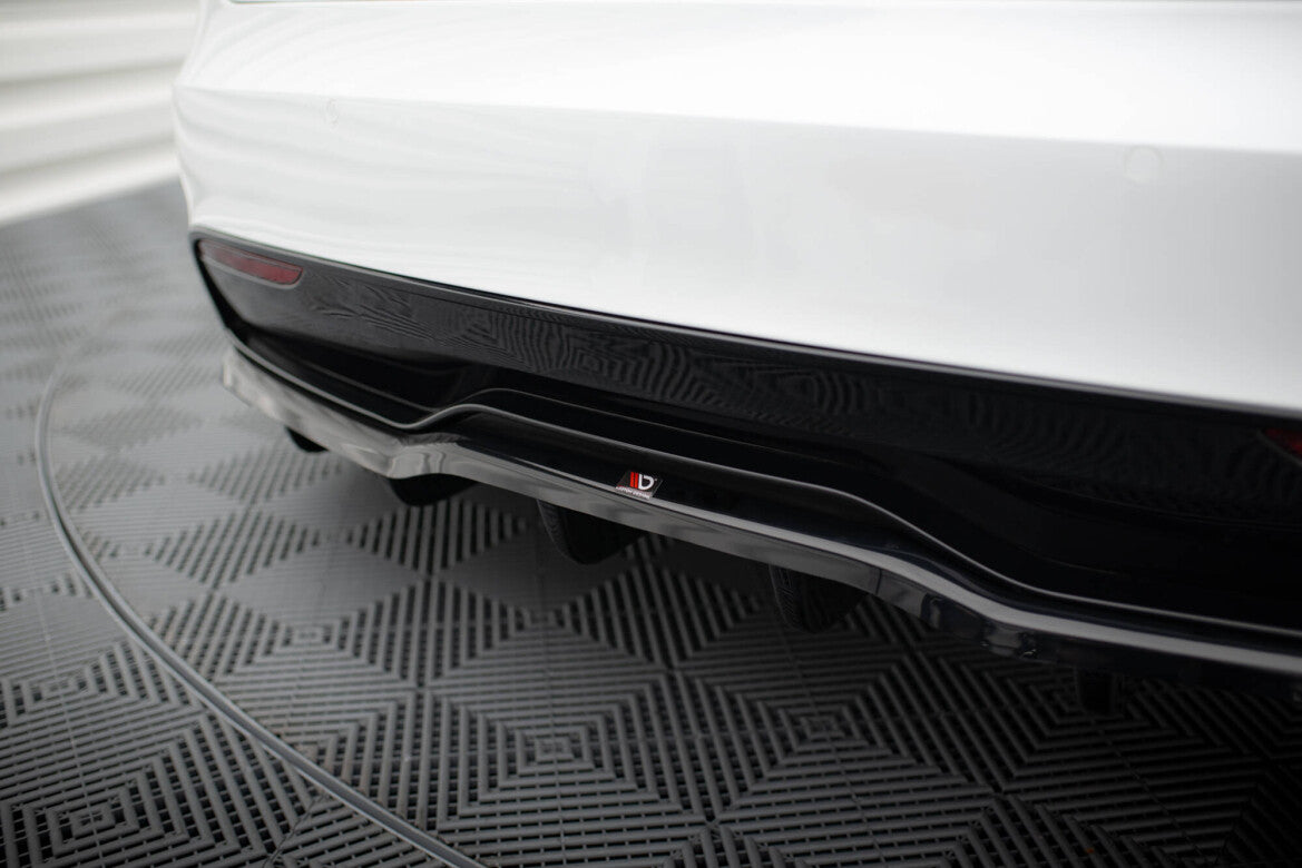 Tesla Model S Plaid - Heck Ansatz V.1