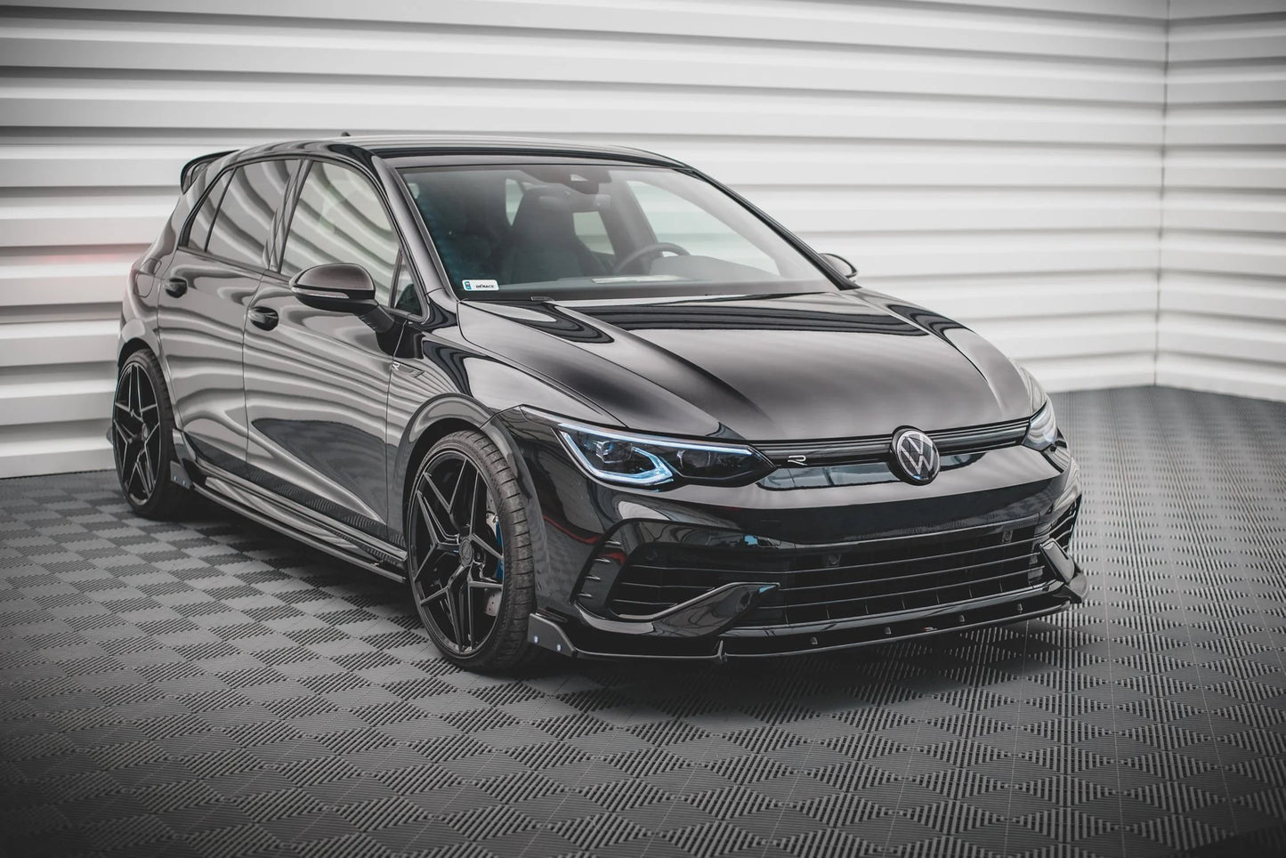 VW Golf 8 R - Frontspoiler - Frontlippe V.2 + Flaps