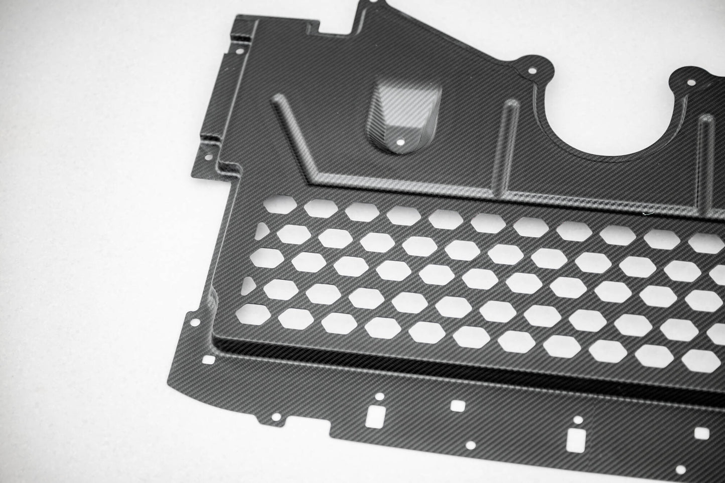 BMW M2 G87 - Carbon Fiber Unterfahrschutz Motor Abdeckung