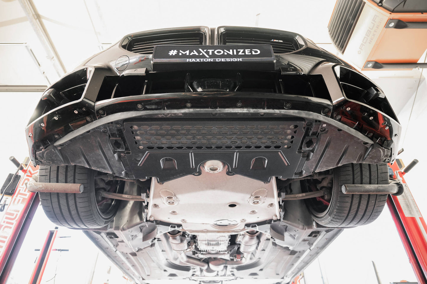 BMW M2 G87 - Carbon Fiber Unterfahrschutz Motor Abdeckung