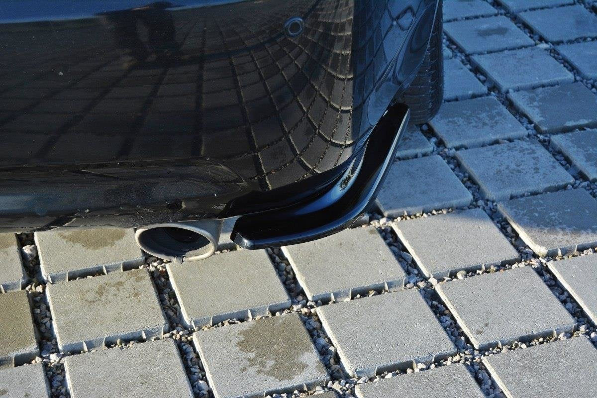 Infiniti G37 - Heck Flaps