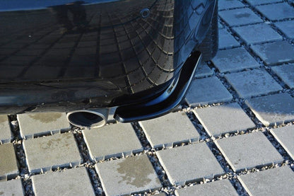 Infiniti G37 - Heck Flaps