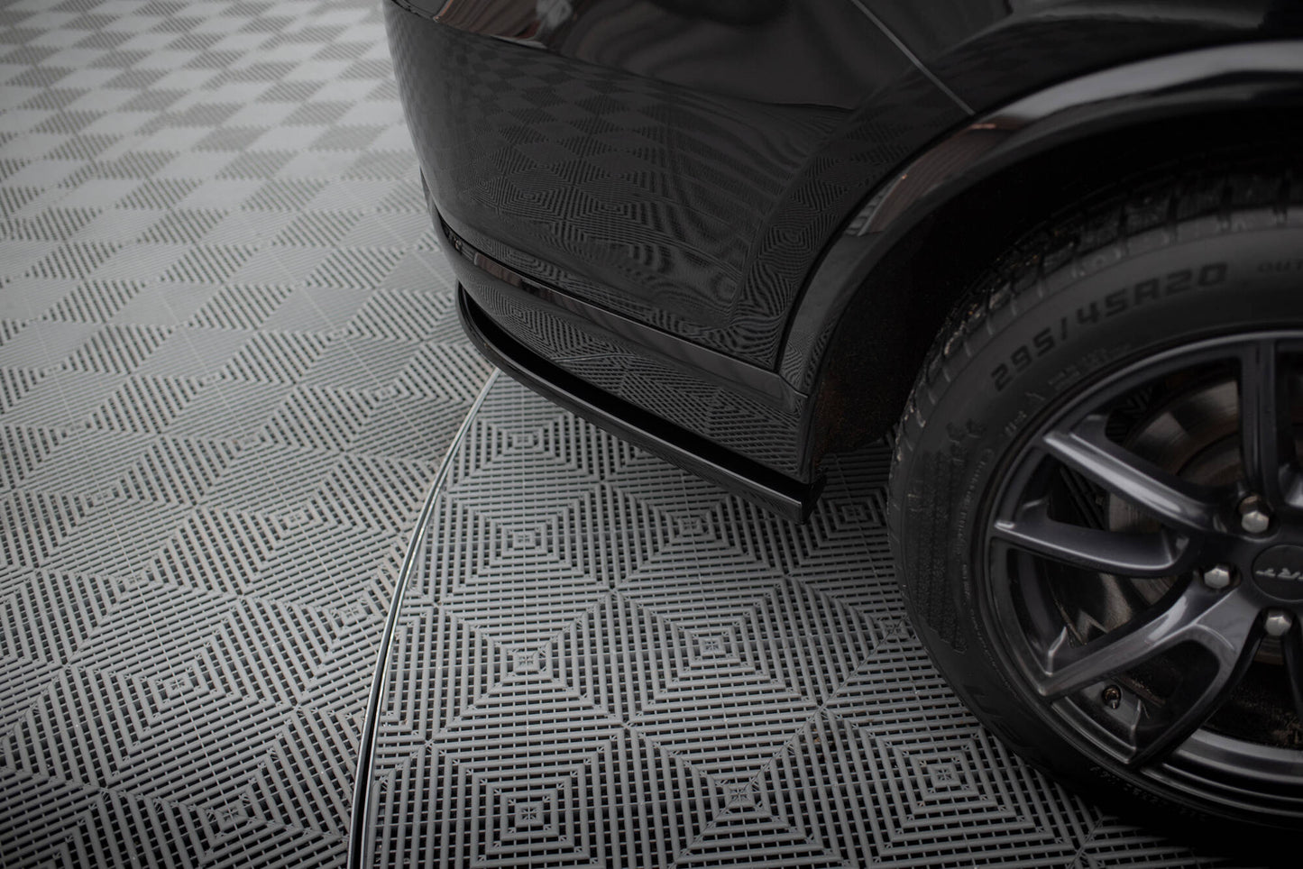 Dodge Durango SRT - Heck Flaps