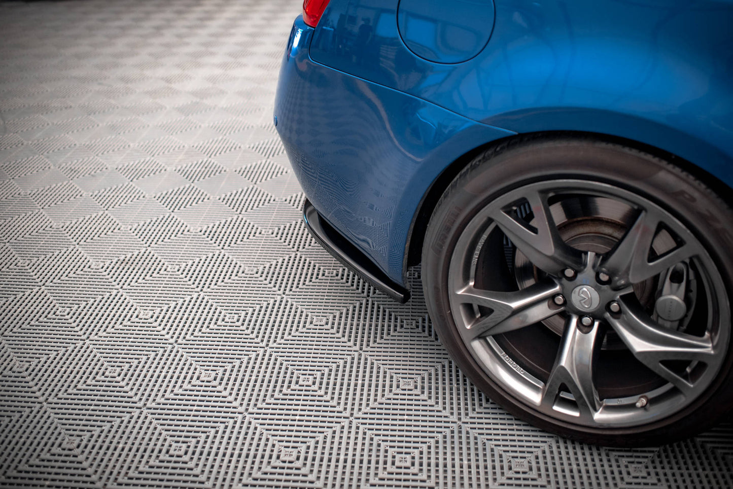 Infiniti G37 Coupe - Heck Flaps