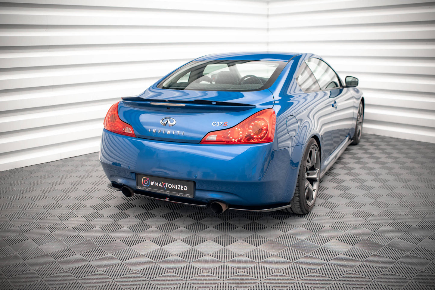 Infiniti G37 Coupe - Heck Flaps