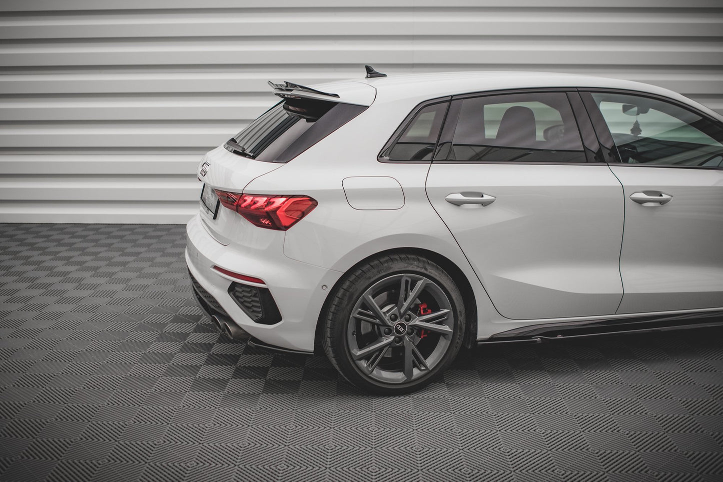 Audi S3 8Y Facelift Sportback Heck Ansatz Flaps