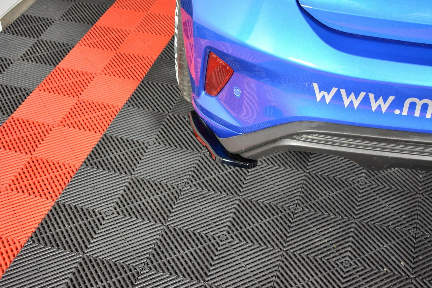 Ford Focus Mk4 - Heck Flaps V.1