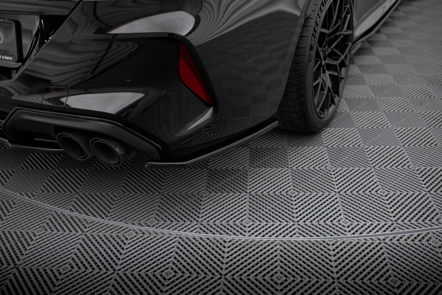 BMW M8 F93 - Heck Flaps V.2