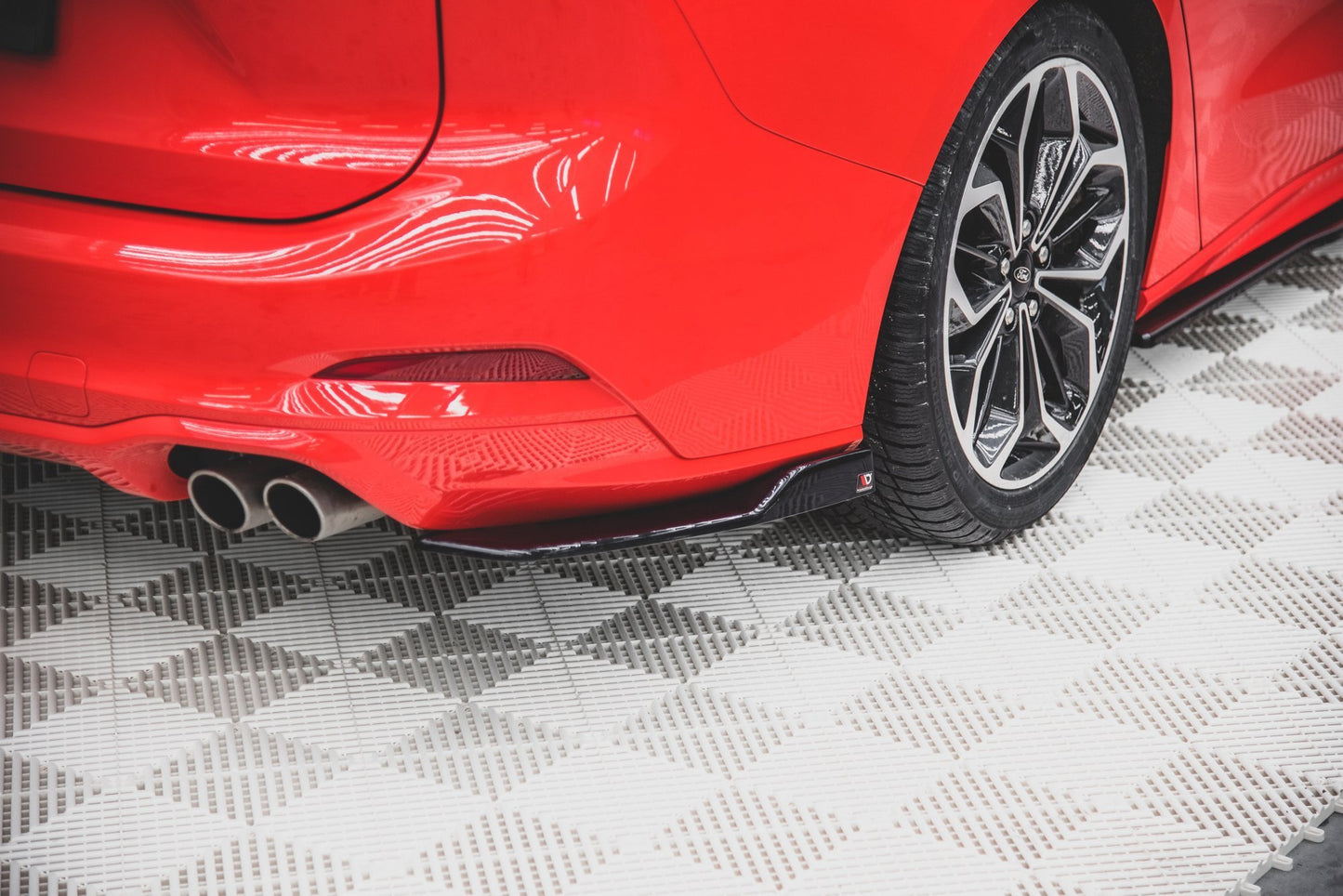 Ford Focus Mk4 Kombi - Heck Flaps V.2