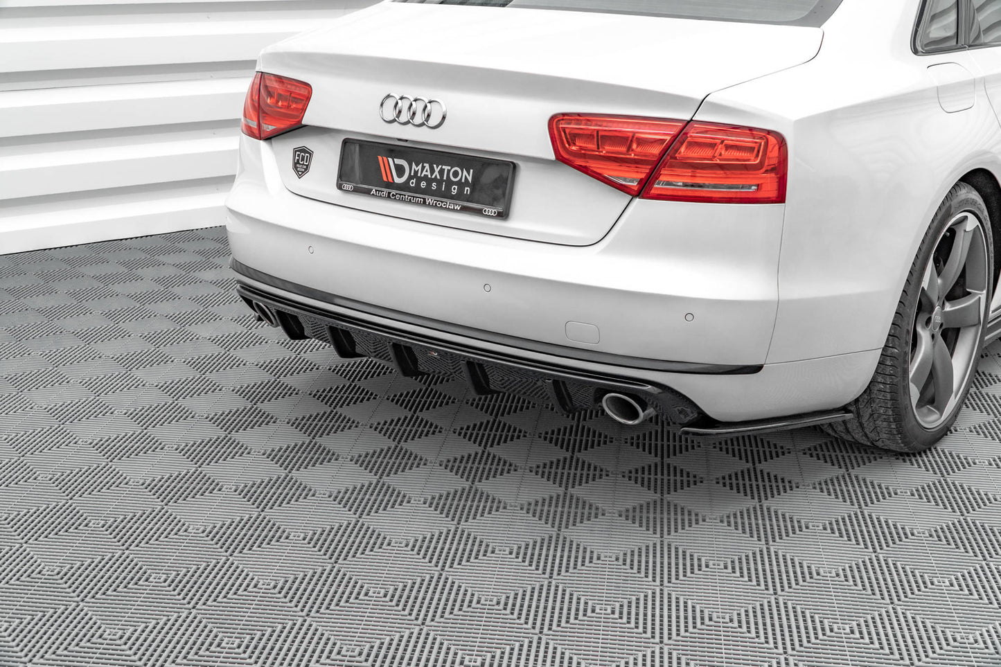 Audi A8 D4 Heck Diffusor