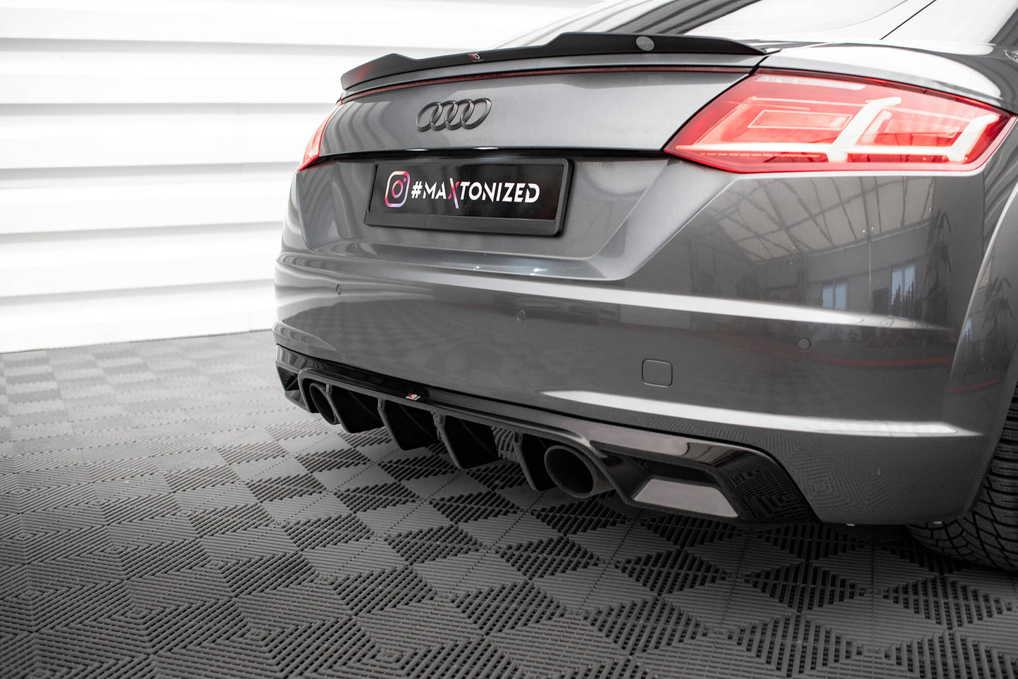 Audi TT 8S S-Line - Heck Diffusor