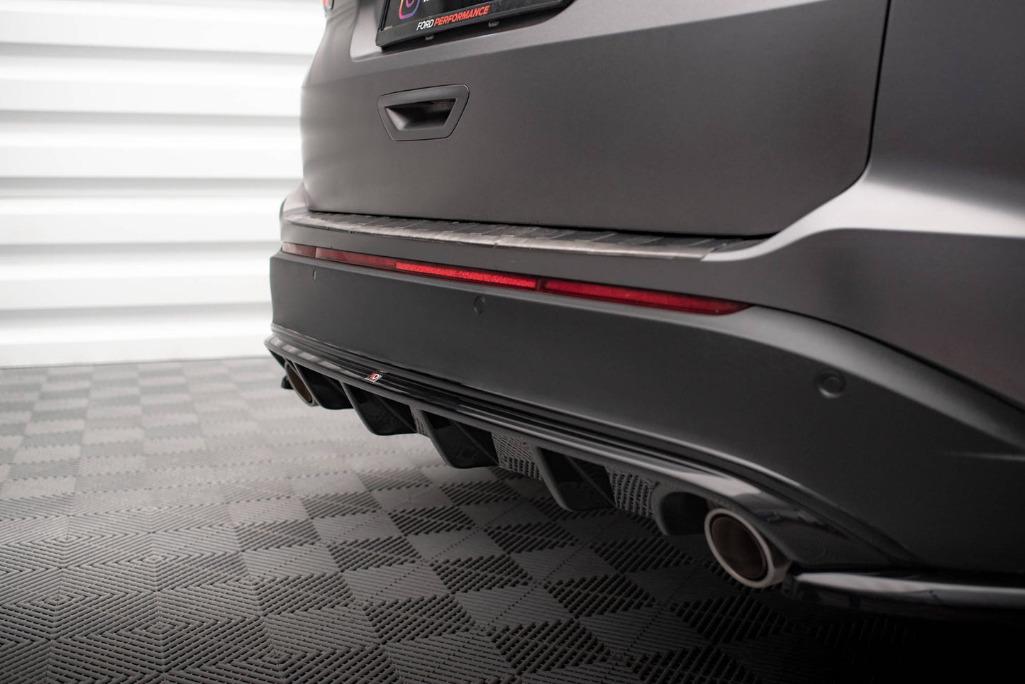 Ford Edge - Heck Diffusor
