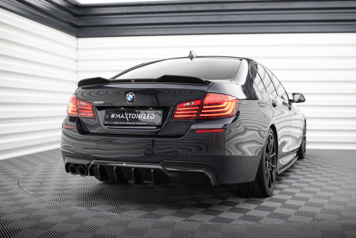 BMW 5er F11 - Heck Diffusor OO- V.2