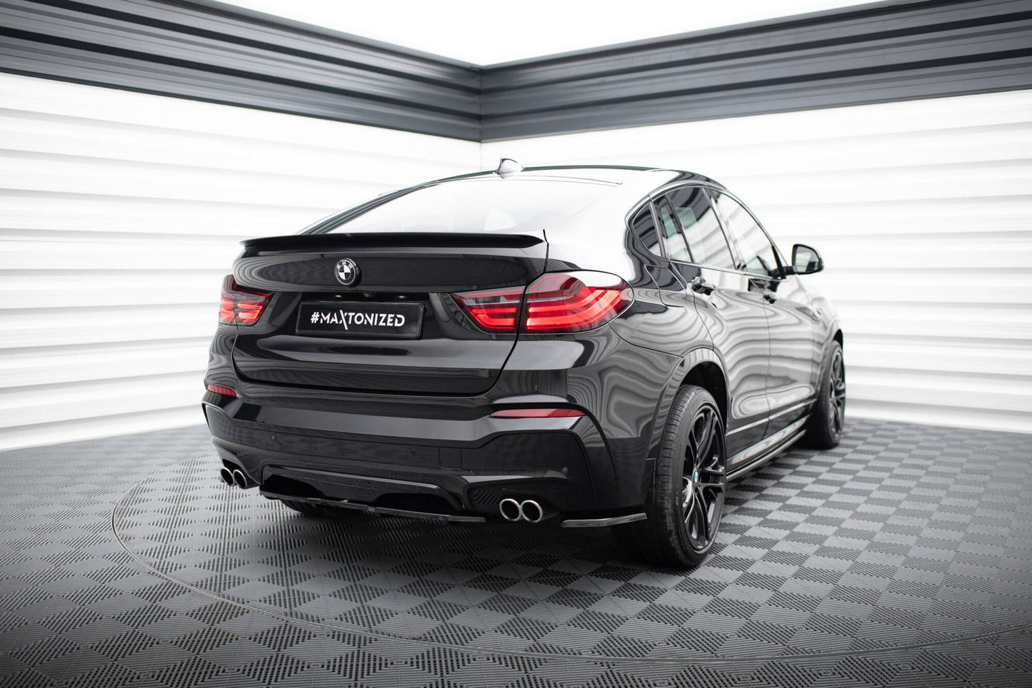 BMW X4 F26 M-Paket - Heck Ansatz