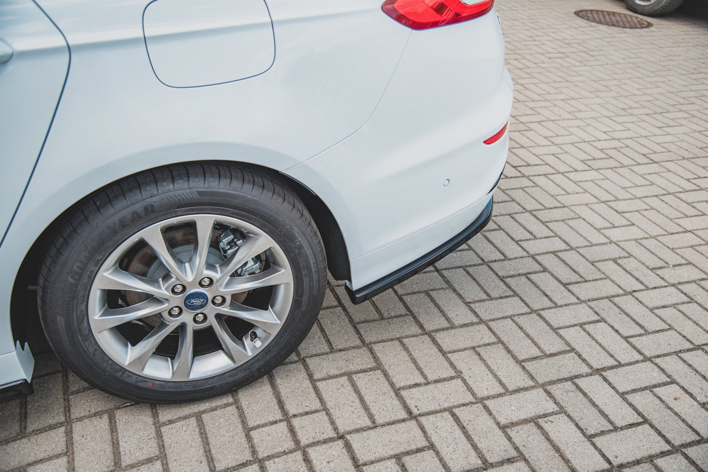 Ford Mondeo Mk5 Facelift Kombi - Heck Ansatz
