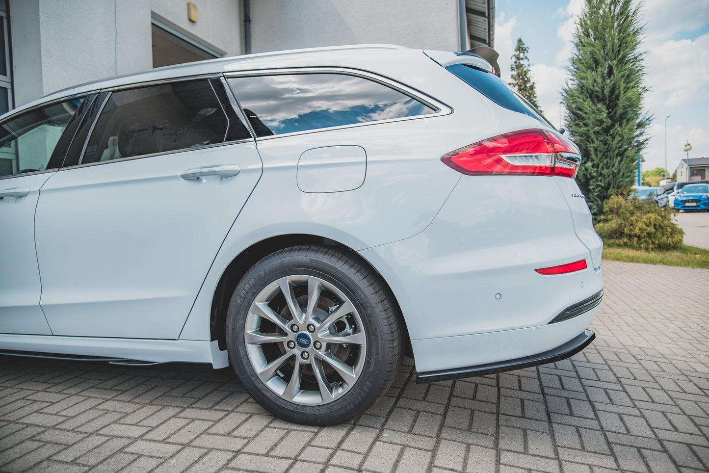 Ford Mondeo Mk5 Facelift Kombi - Heck Ansatz