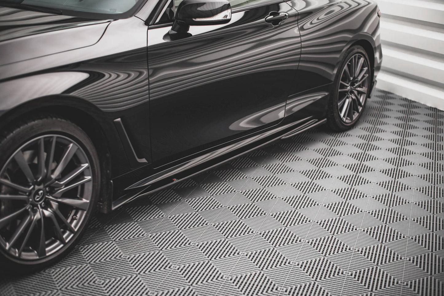 Infiniti Q60 S Mk2 - Seitenschweller