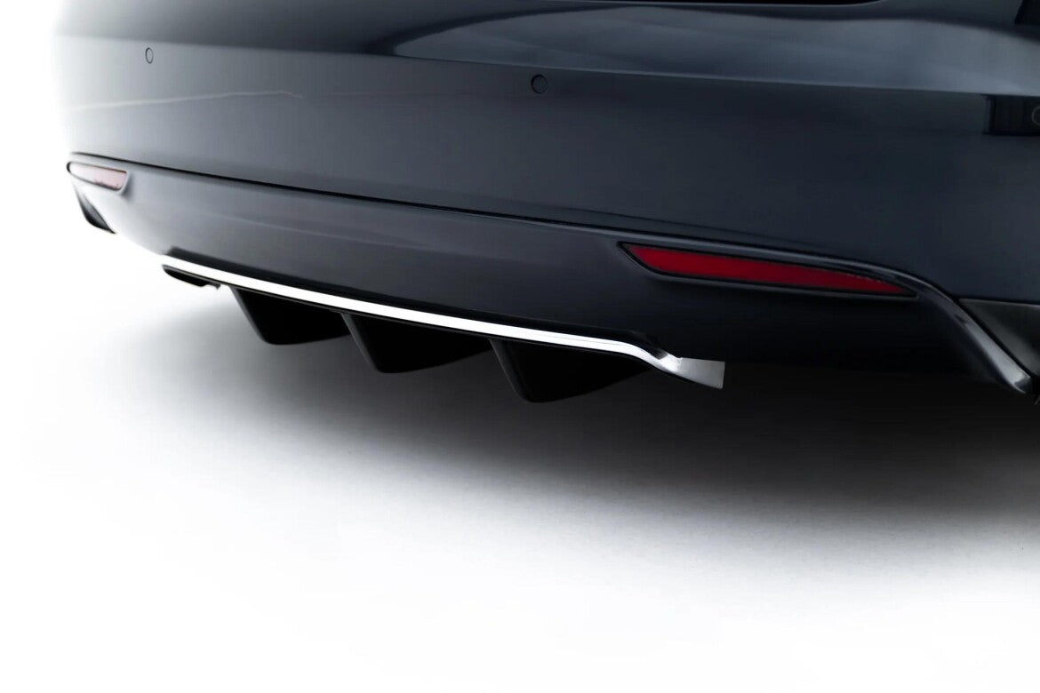 Tesla Model S - Heck Ansatz