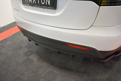 Tesla Model X - Heck Ansatz