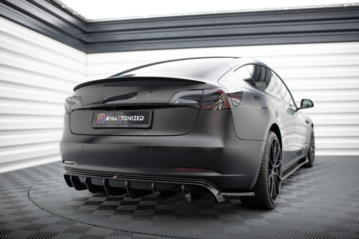 Tesla Model 3 - Heck Ansatz V.2
