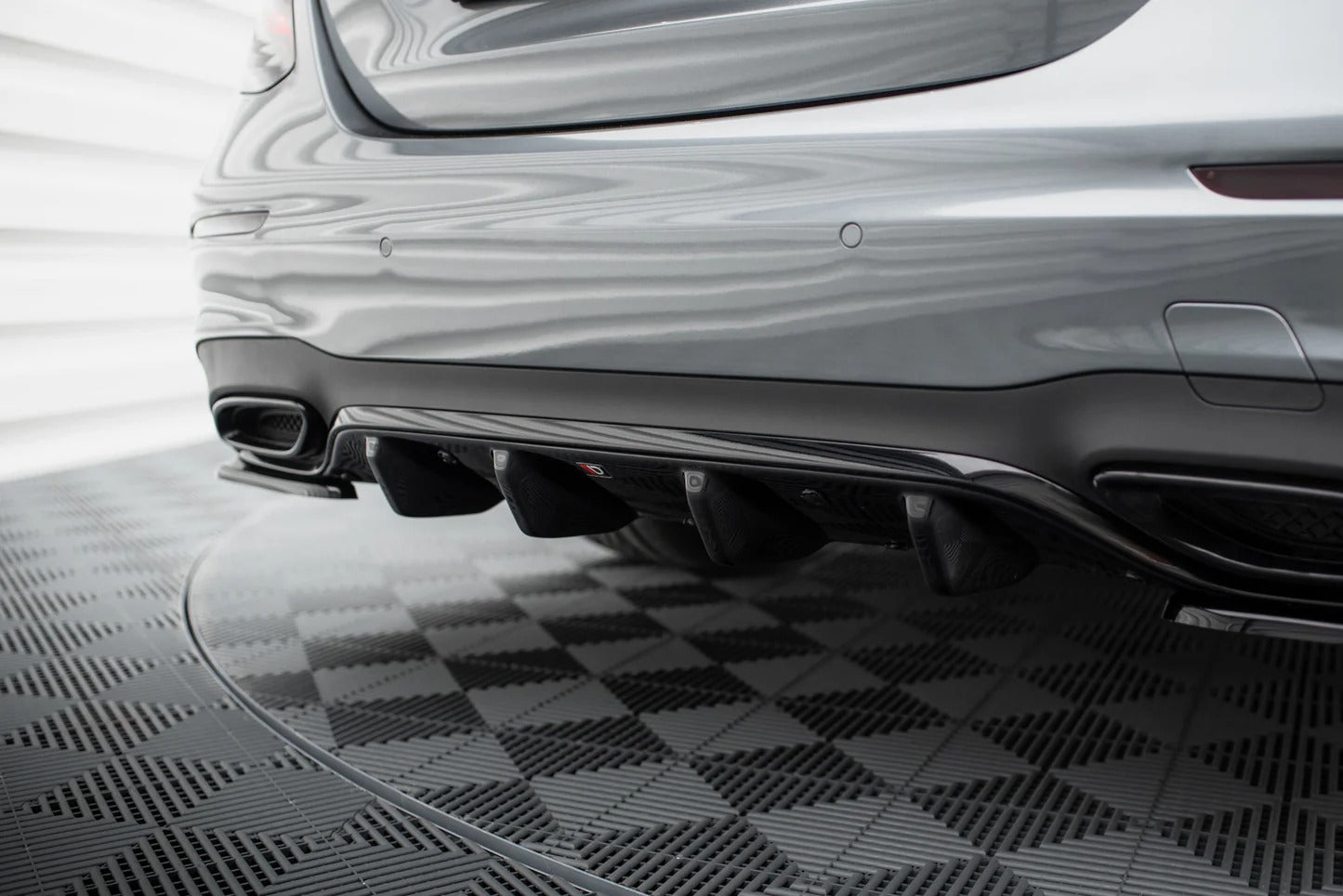 Mercedes E43 AMG / AMG-Line - Heck Ansatz